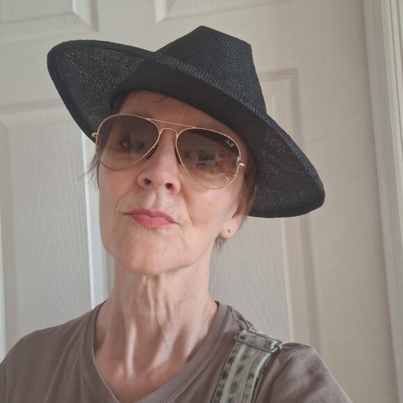 Hat w/leather accents. EUC. Handmade in Italy. - Picture 1 of 12